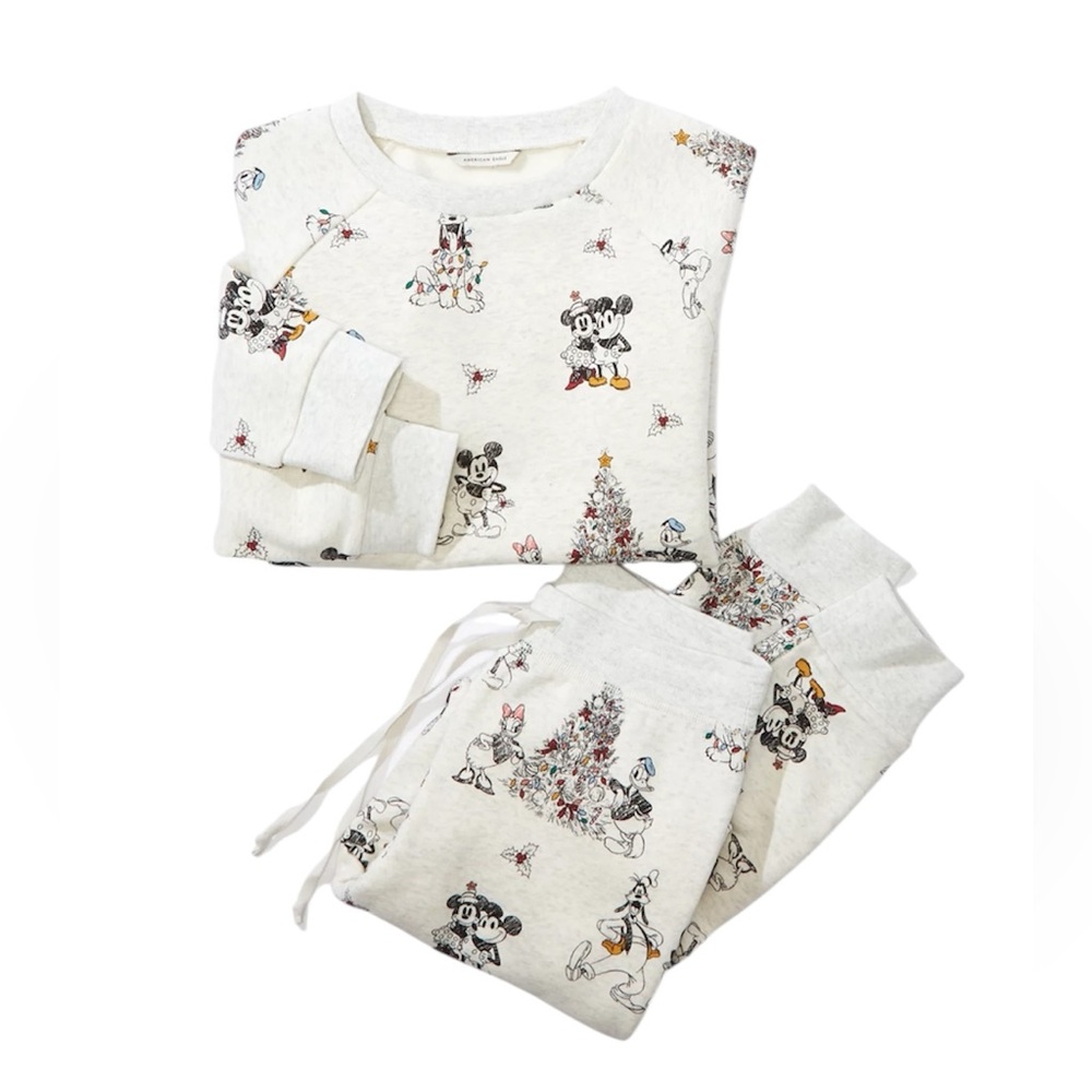 Disney x AE  Sensational Six Christmas loungewear Set Size Medium light gray